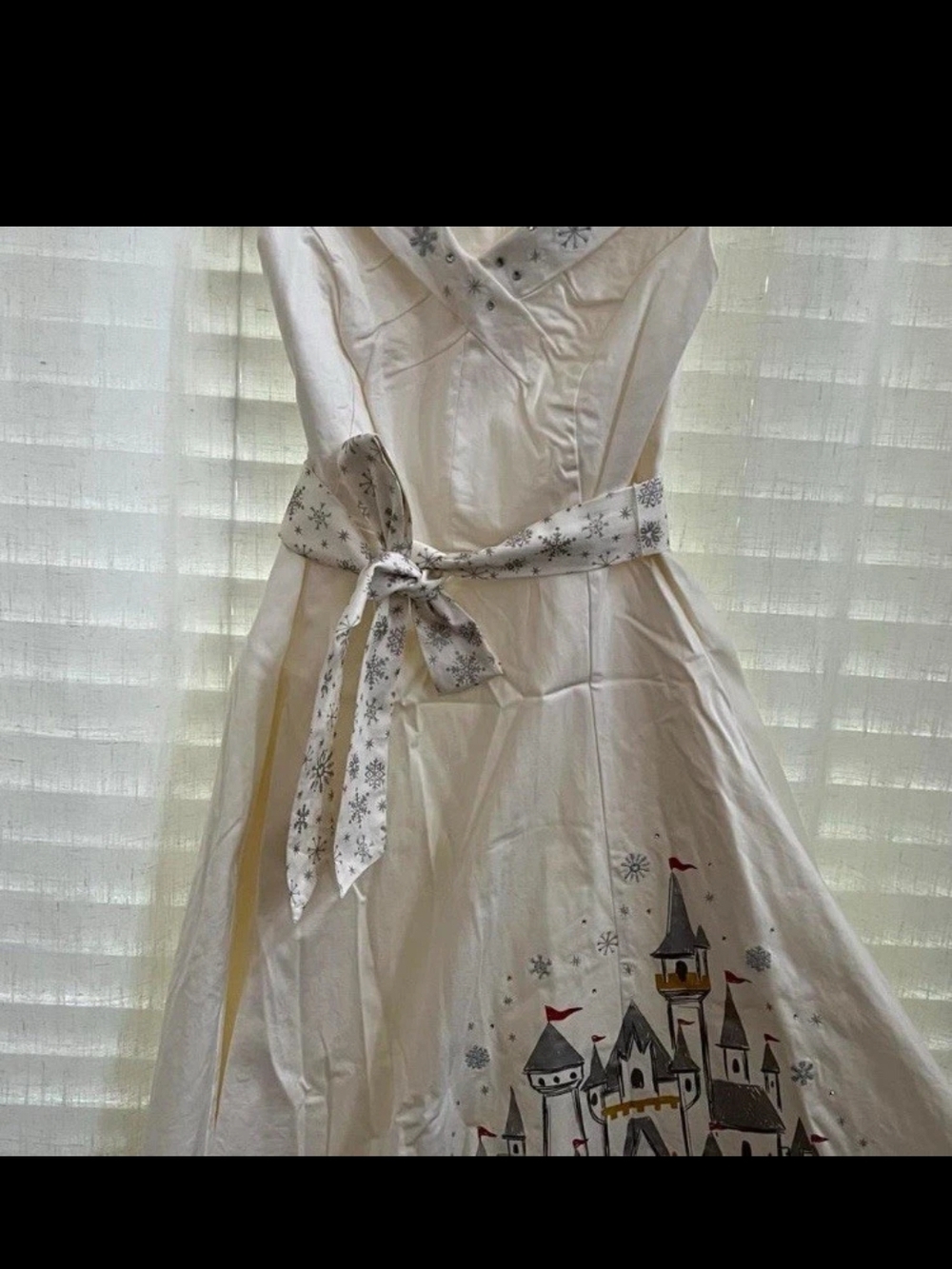 Disney The Dress Shop Dress Holiday White Castle Christmas Small